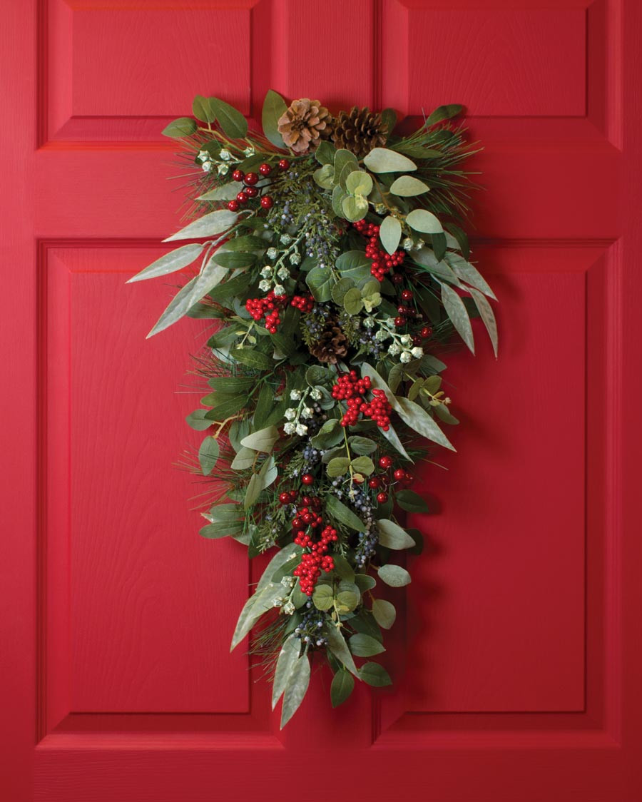 Mixed Eucalyptus, Pine & Berries Silk Holiday Teardrop